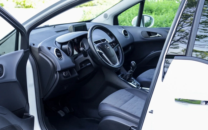 Opel Meriva cena 27900 przebieg: 174111, rok produkcji 2011 z Radom małe 631